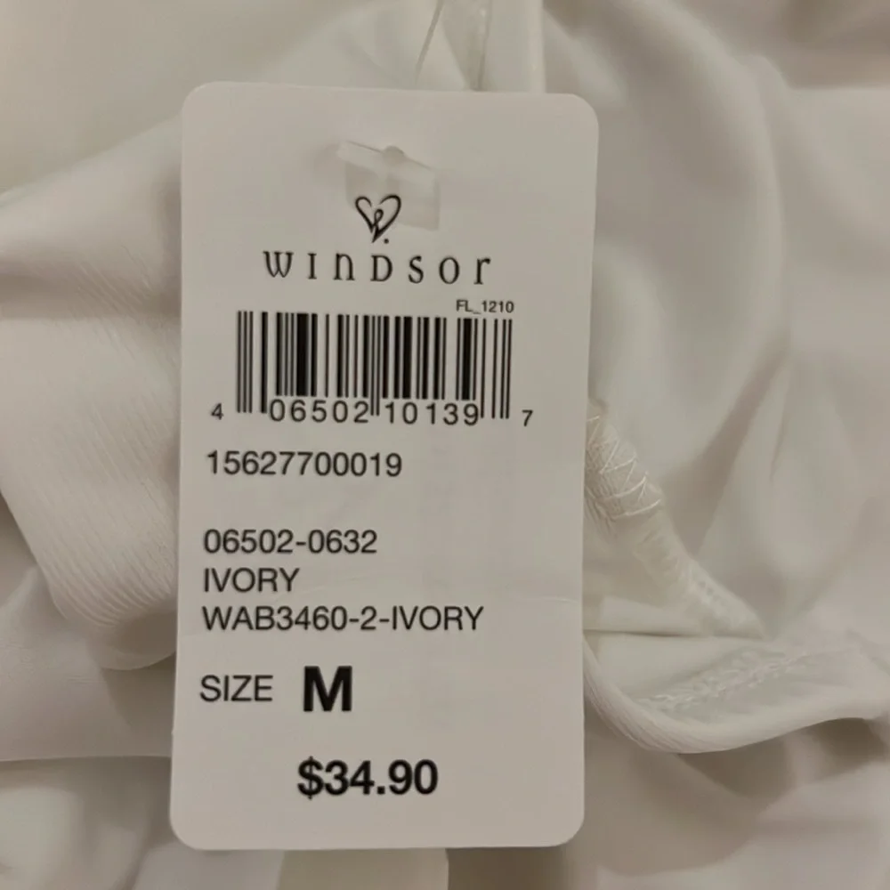 Windsor white jumpsuit. Size medium. New with tags. - Picture 3 of 3
